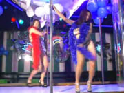 Bar Thai ragazza nuda Pole Dance 2